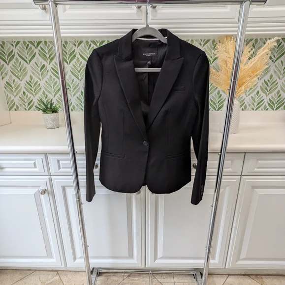 ⭐Black Banana Republic Suit Jacket Blazer Size 4 Classic Fit⭐ - Picture 2 of 9